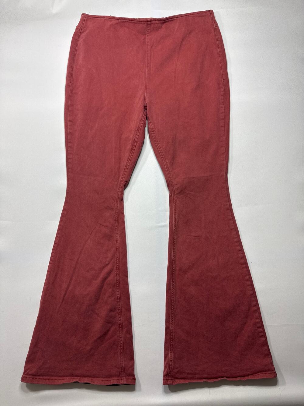 Rock & Roll  Women's Bargain Bell Pull On Flare‎ Red Jeans - 36x34 (36x33)*